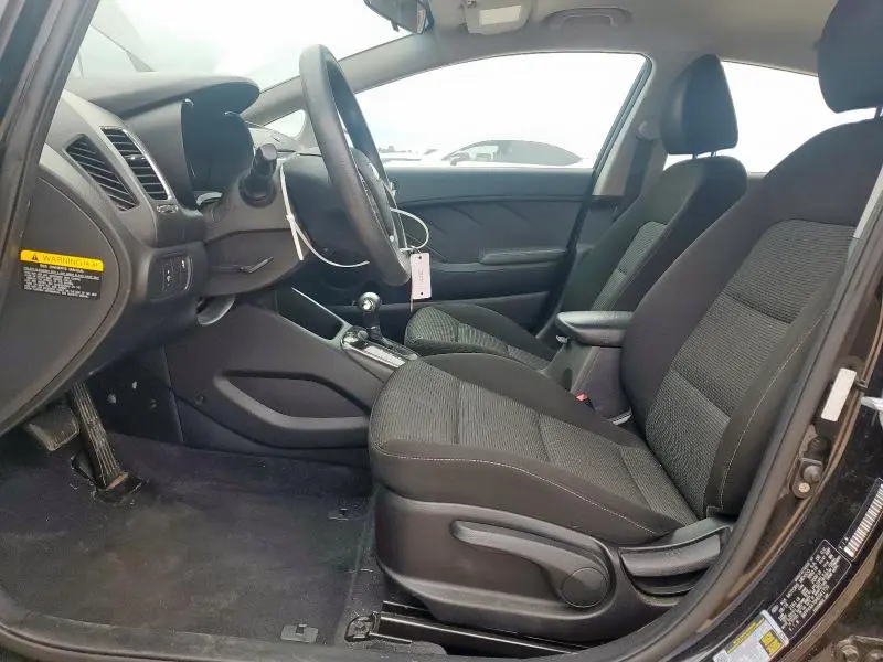 2017 KIA FORTE LX  