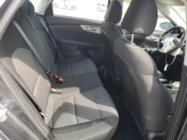 2023 KIA FORTE LX  