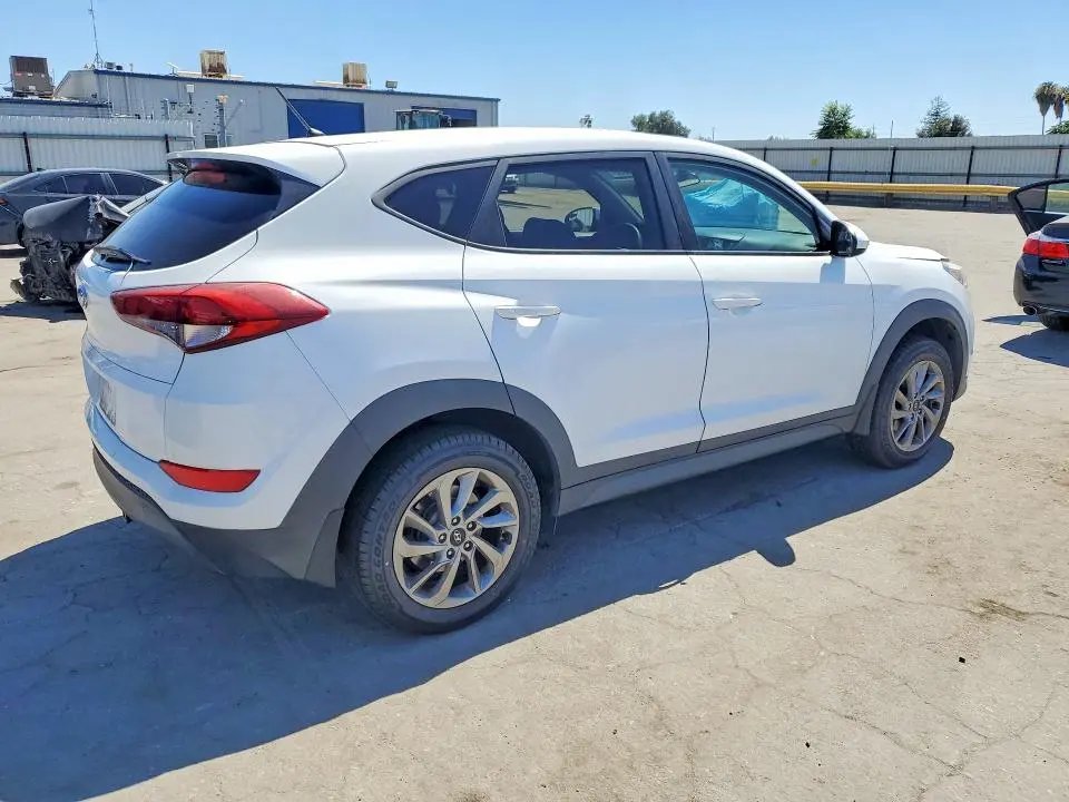 2018 HYUNDAI TUCSON SE  