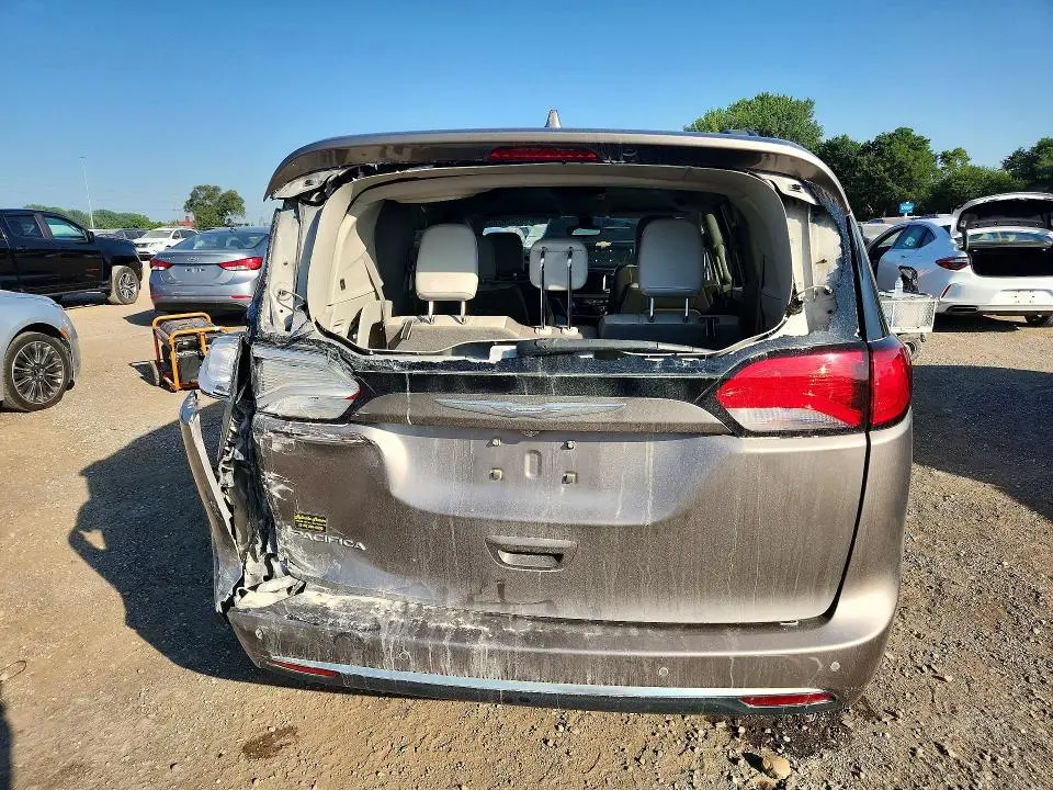 2017 CHRYSLER PACIFICA TOURING L  