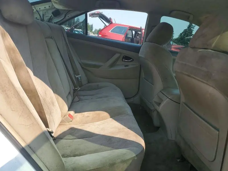 2010 TOYOTA CAMRY LE  