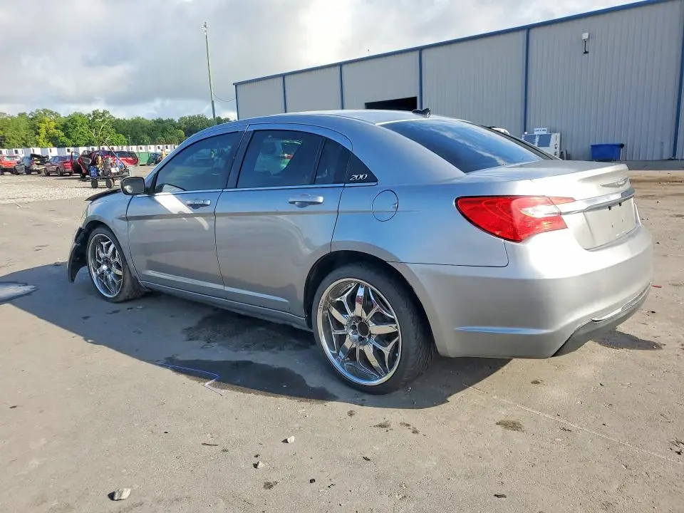 2013 CHRYSLER 200 LX  