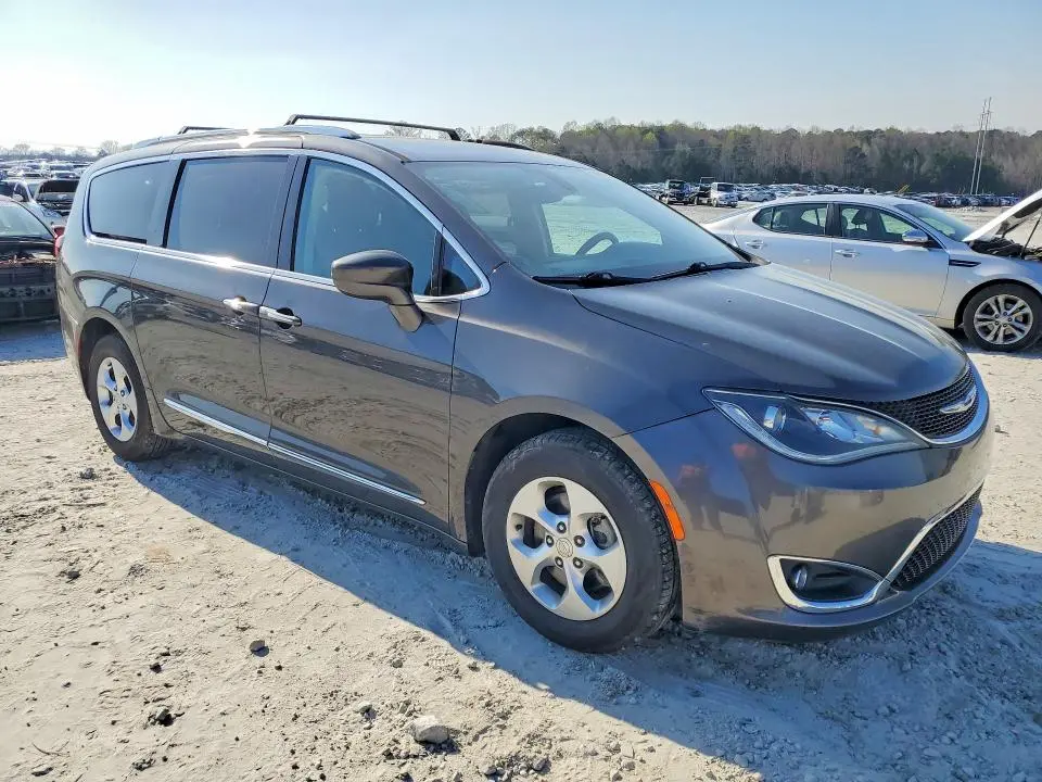 2017 CHRYSLER PACIFICA TOURING L PLUS  