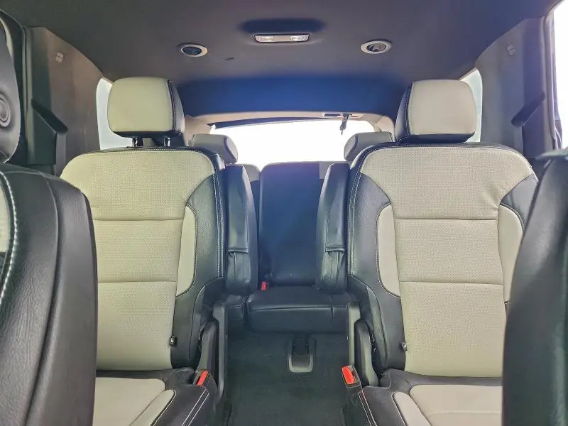 2023 CHEVROLET TRAVERSE LT  