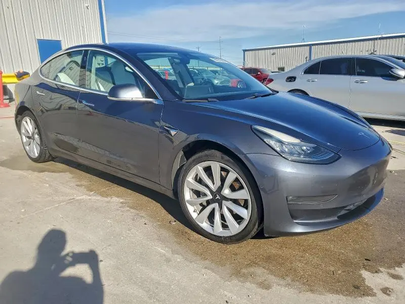 2018 TESLA MODEL 3   