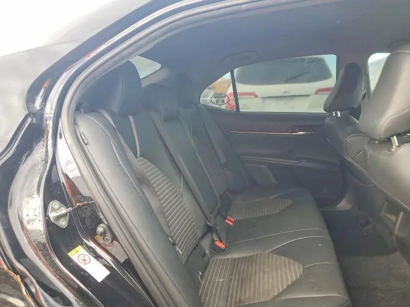 2019 TOYOTA CAMRY SE  