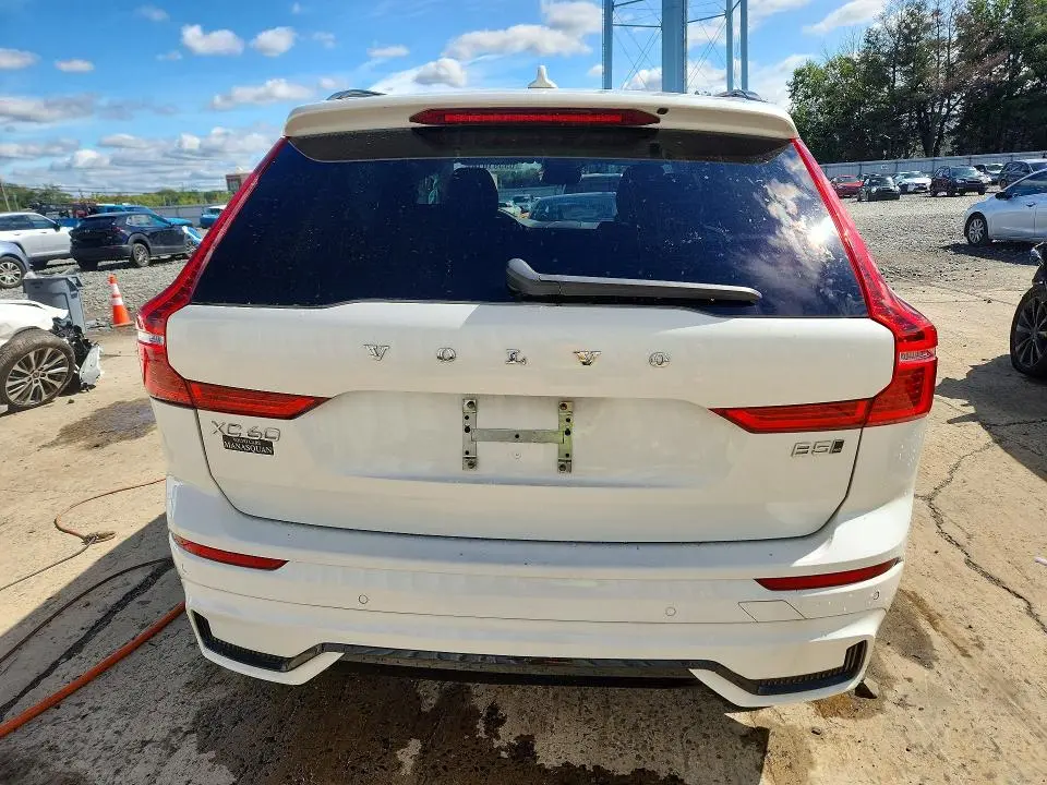 2025 VOLVO XC60 PLUS  