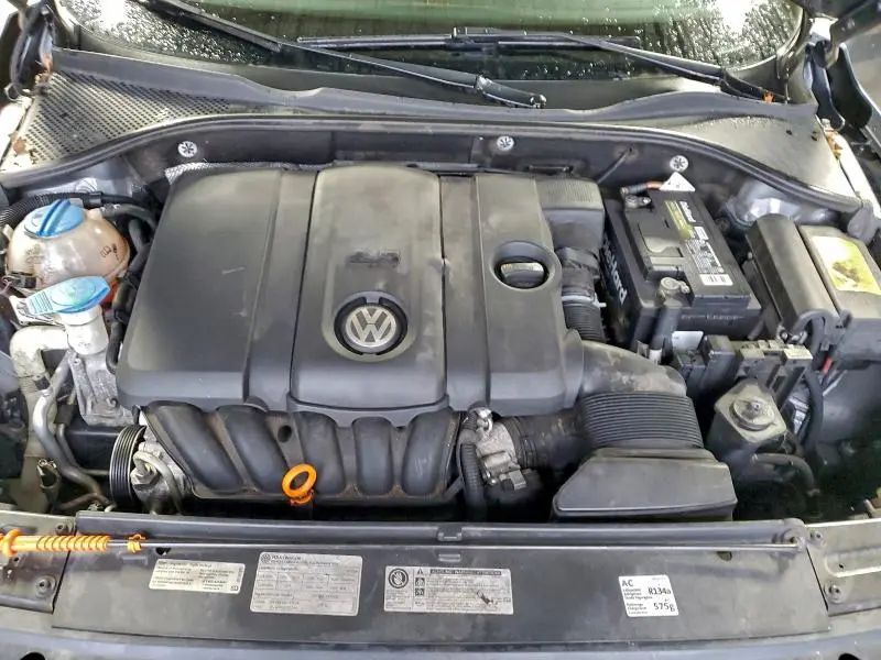 2013 VOLKSWAGEN PASSAT S  