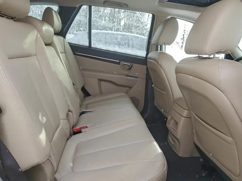 2011 HYUNDAI SANTA FE SE  