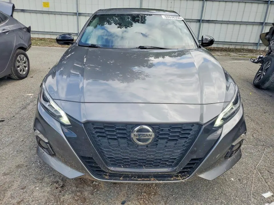 2022 NISSAN ALTIMA SR  