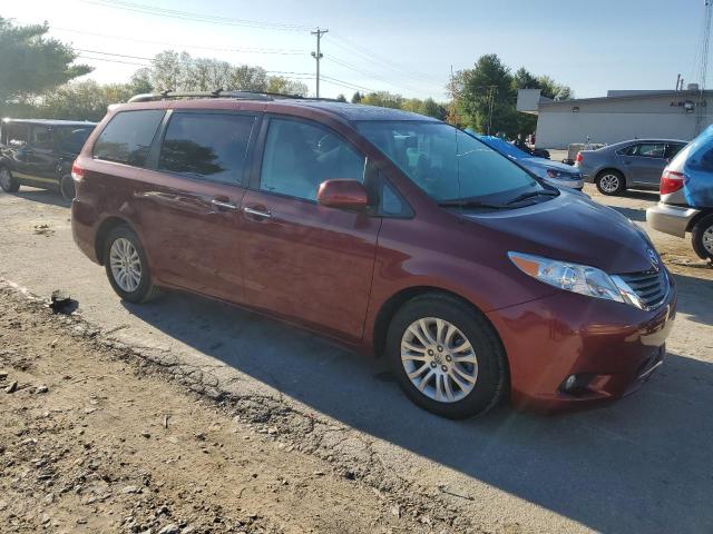 2013 TOYOTA SIENNA XLE