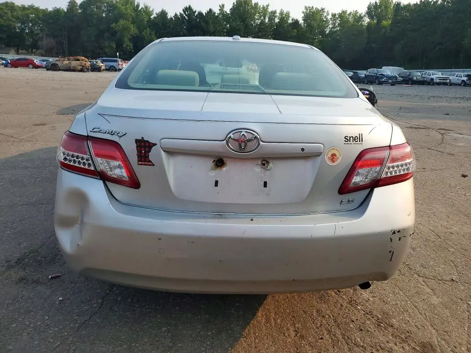 2011 TOYOTA CAMRY LE  