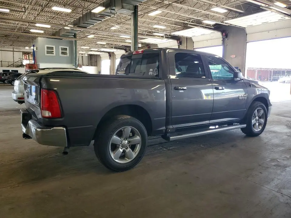 2017 RAM 1500 SLT  