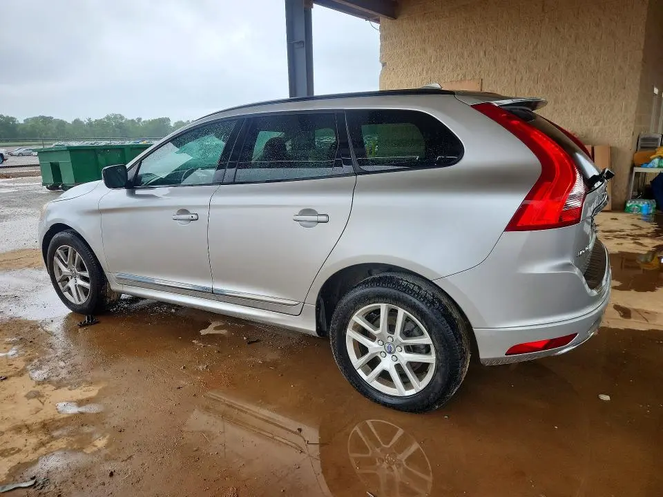 2017 VOLVO XC60 T5  