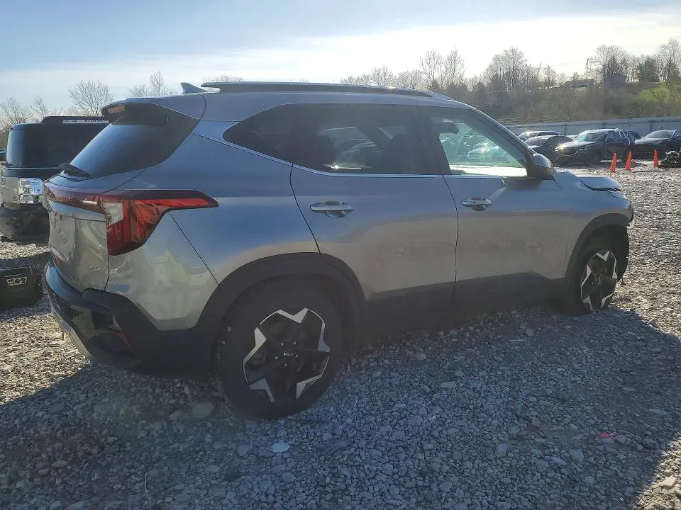 2024 KIA SELTOS EX  