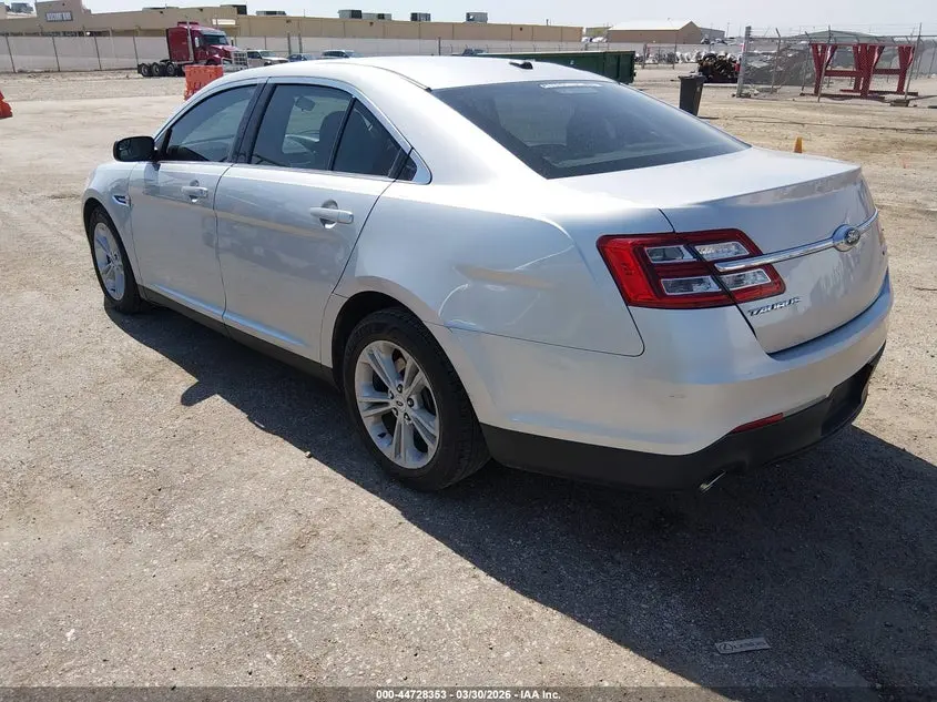 2018 FORD TAURUS SE