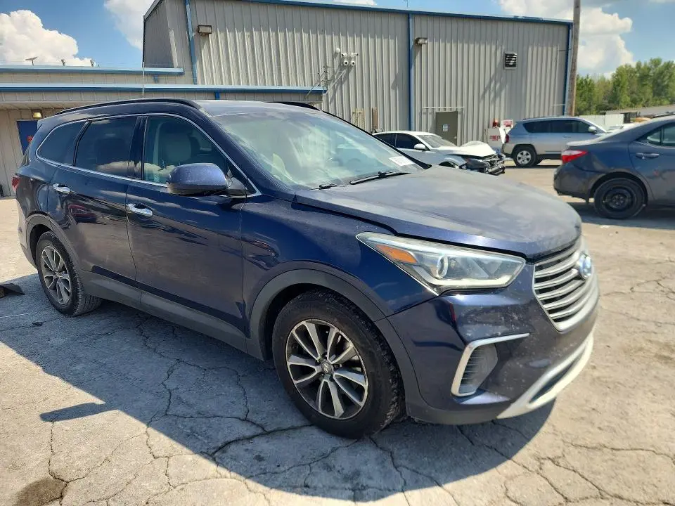 2017 HYUNDAI SANTA FE SE  