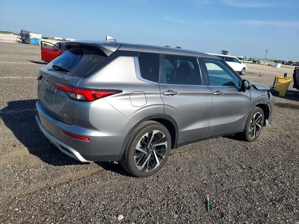 2022 MITSUBISHI OUTLANDER SE  