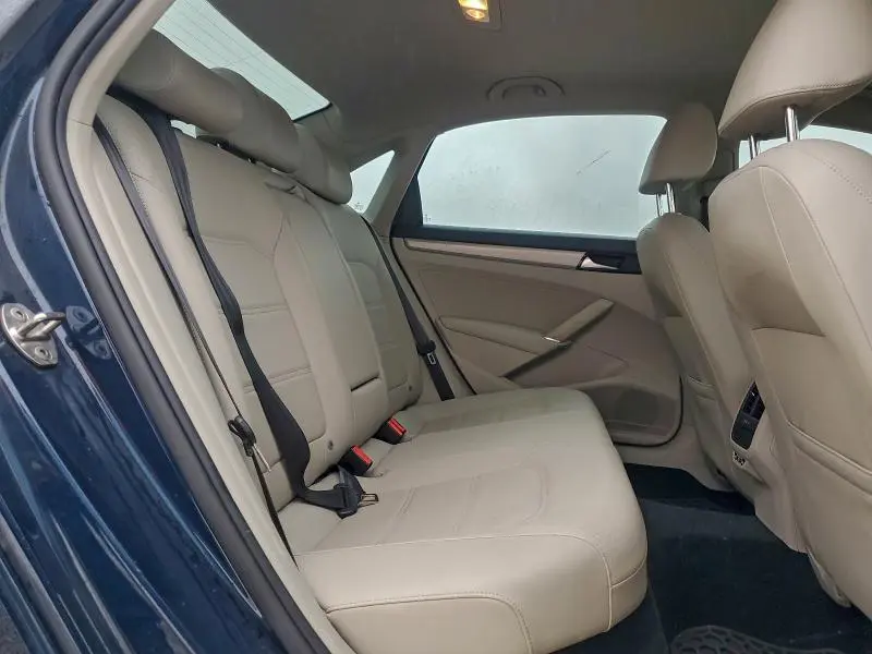 2020 VOLKSWAGEN PASSAT SE  