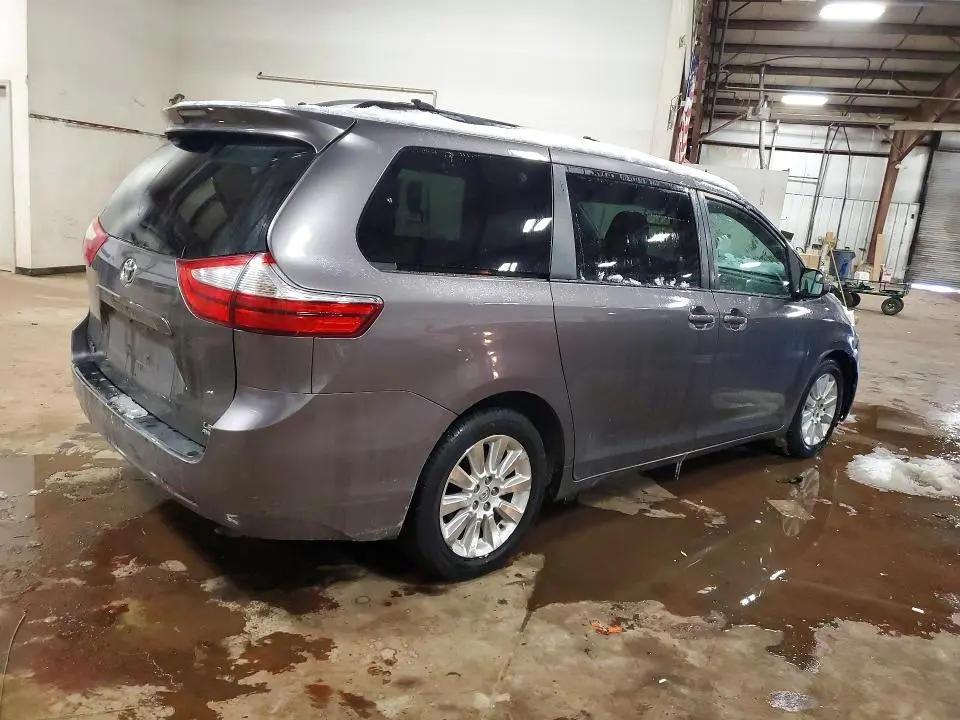 2015 TOYOTA SIENNA LE  