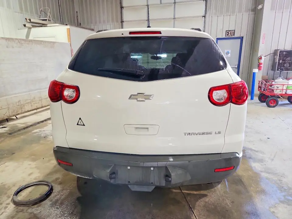 2011 CHEVROLET TRAVERSE LS  