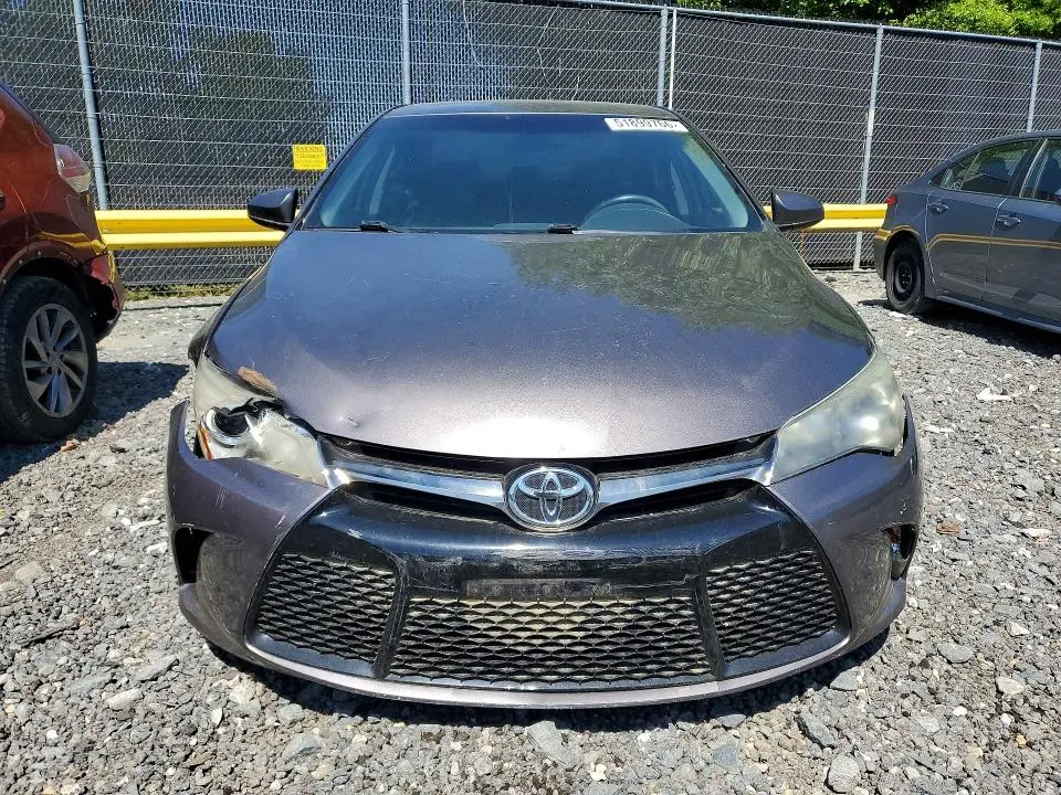 2016 TOYOTA CAMRY SE  