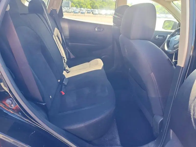 2010 NISSAN ROGUE S  