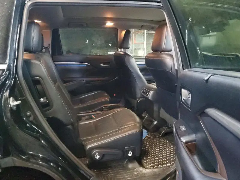 2017 TOYOTA HIGHLANDER LIMITED  