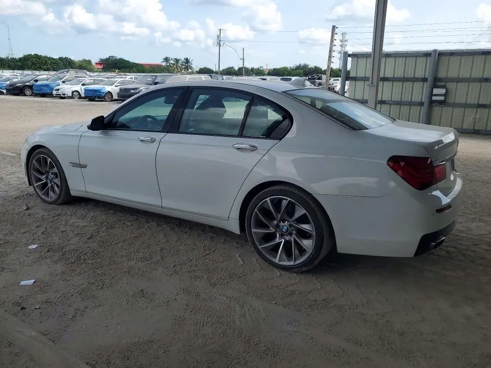 2013 BMW 750 I  