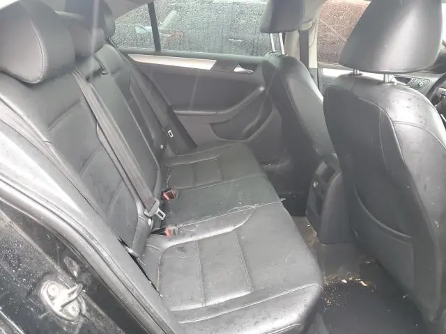 2013 VOLKSWAGEN JETTA SE  