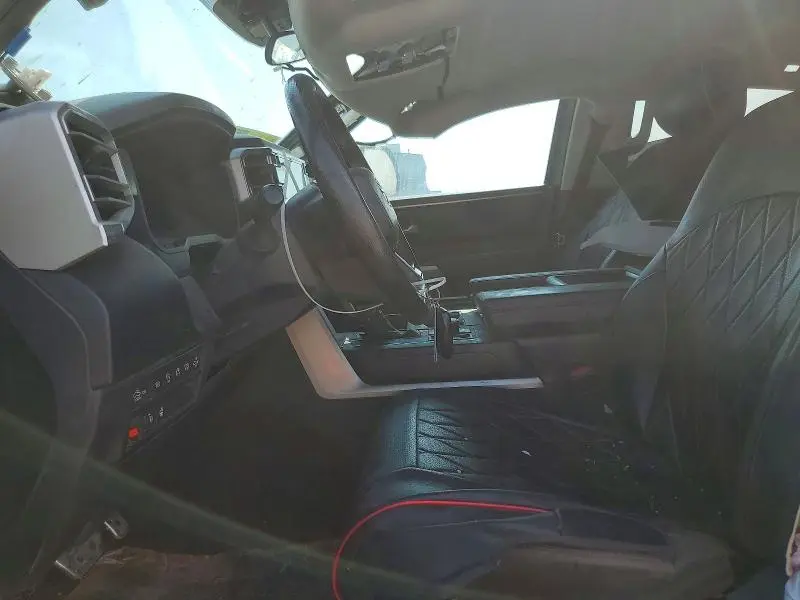 2022 TOYOTA TUNDRA SR5  