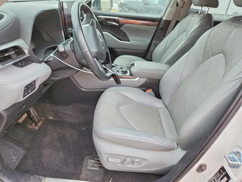 2023 TOYOTA HIGHLANDER PLATINUM  
