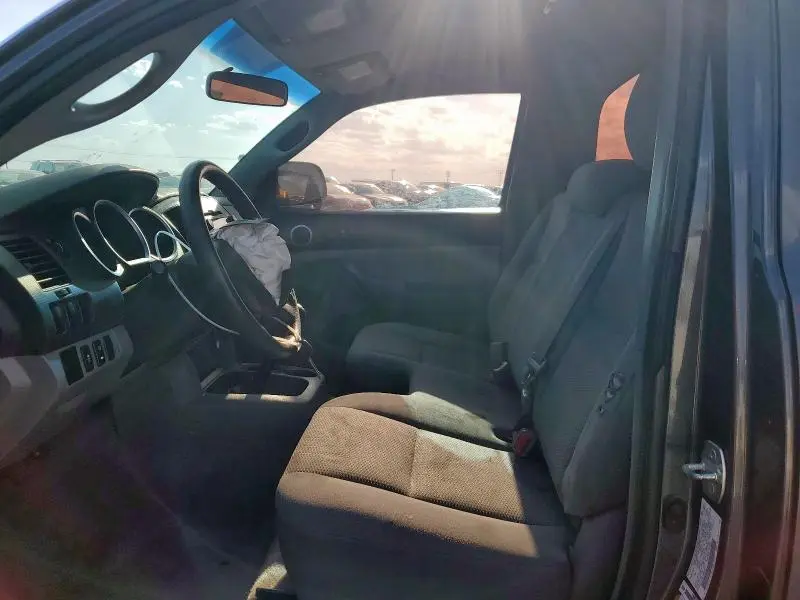 2011 TOYOTA TACOMA   