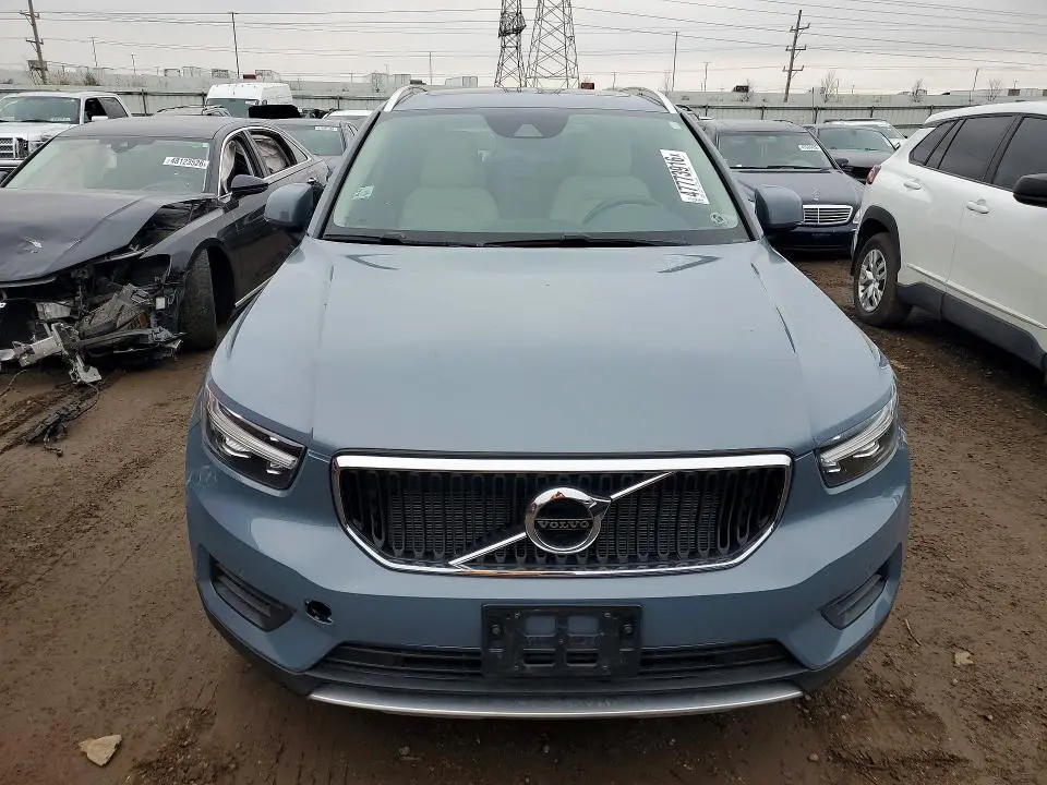 2020 VOLVO XC40 T5 MOMENTUM  