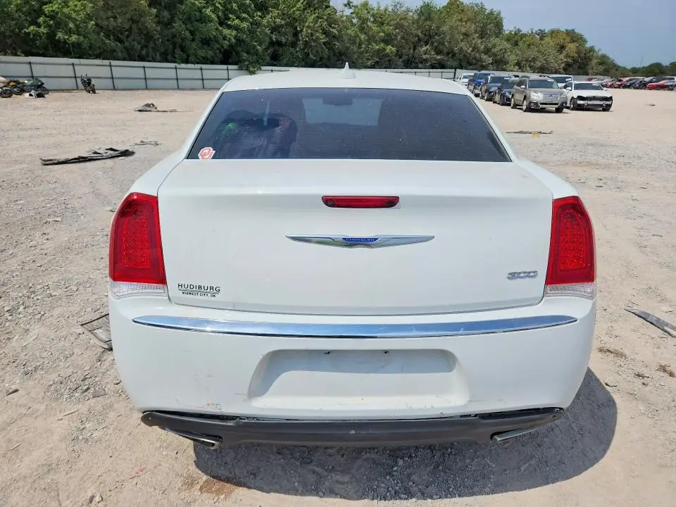 2018 CHRYSLER 300 TOURING  
