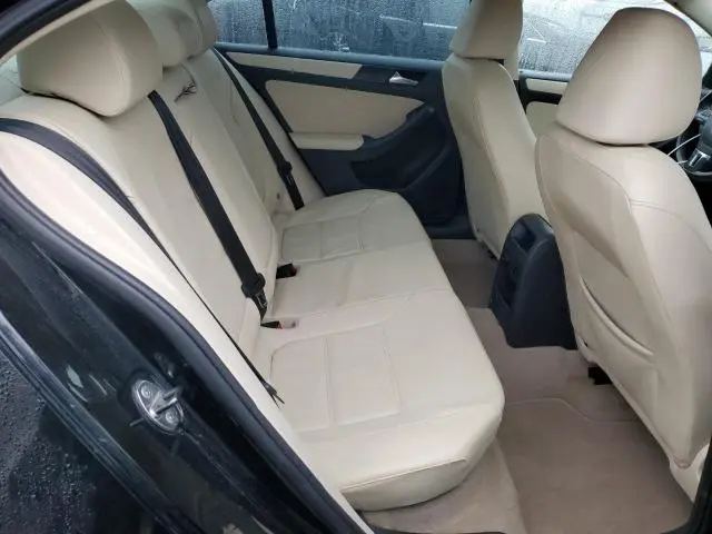 2012 VOLKSWAGEN JETTA SE  