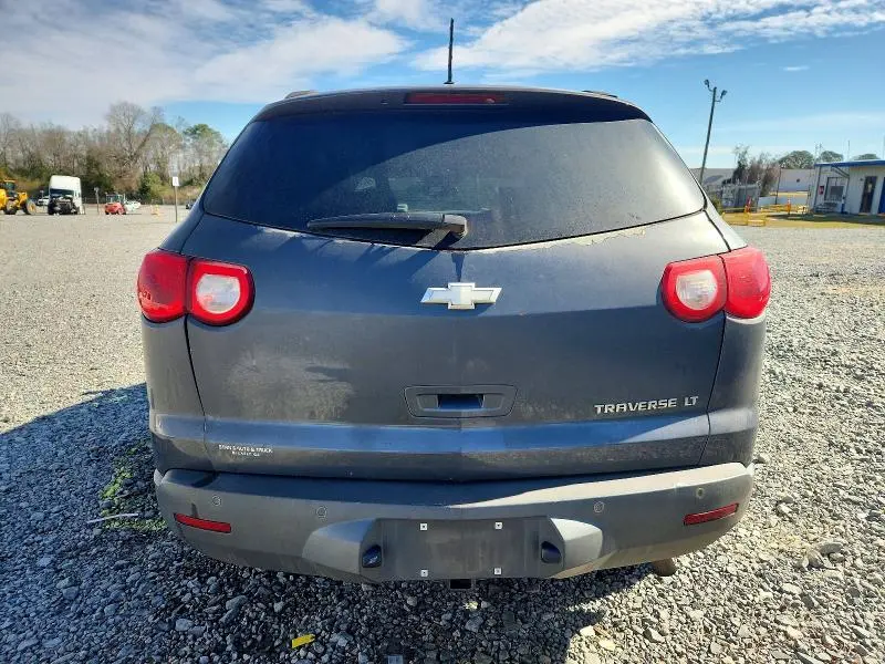 2010 CHEVROLET TRAVERSE LT  