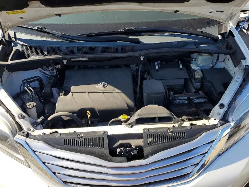 2015 TOYOTA SIENNA LIMITED 7-PASSENGER  