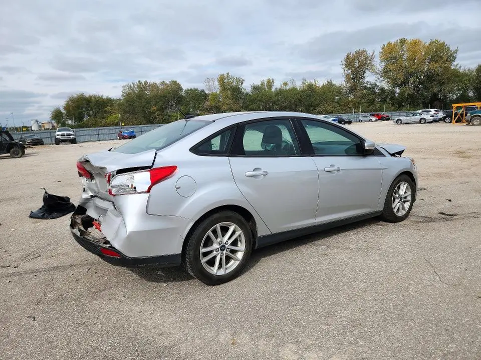 2015 FORD FOCUS SE  