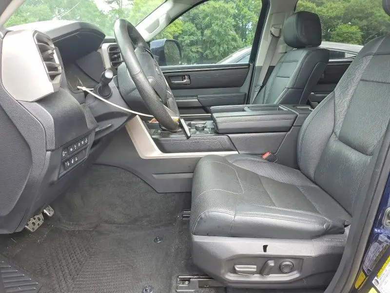 2022 TOYOTA TUNDRA SR5  