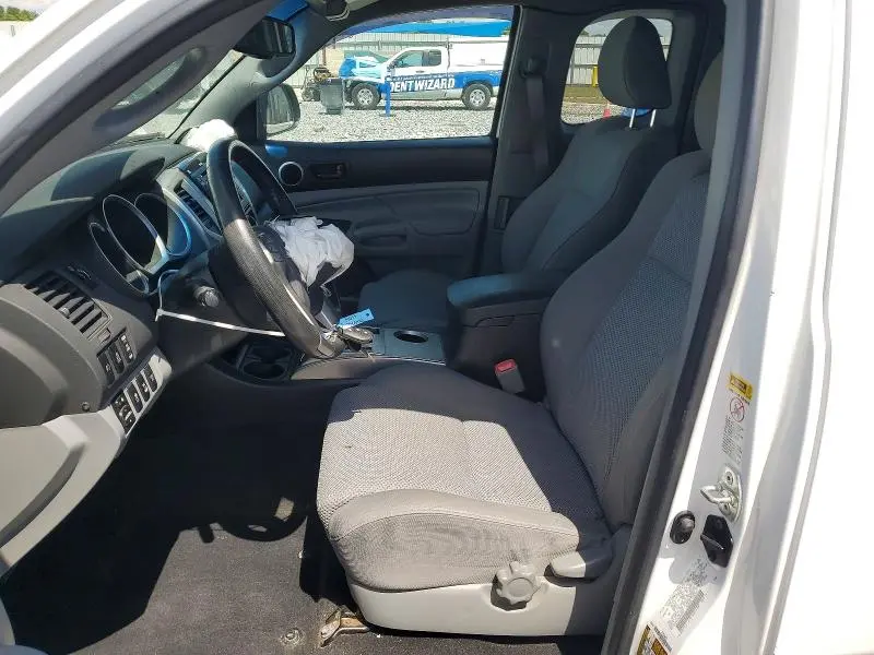 2013 TOYOTA TACOMA V6  