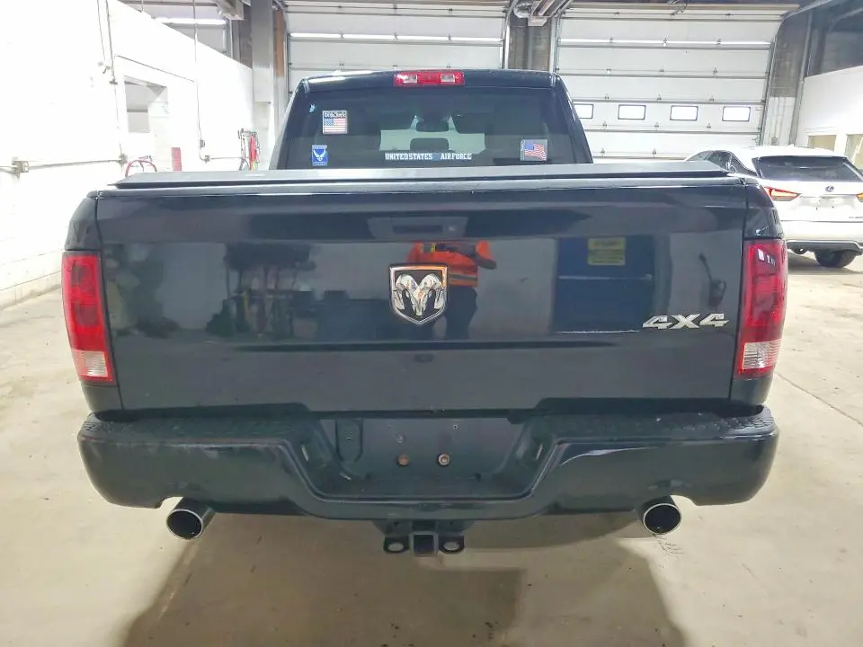 2014 RAM 1500 ST  