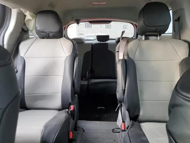 2021 TOYOTA SIENNA LE  