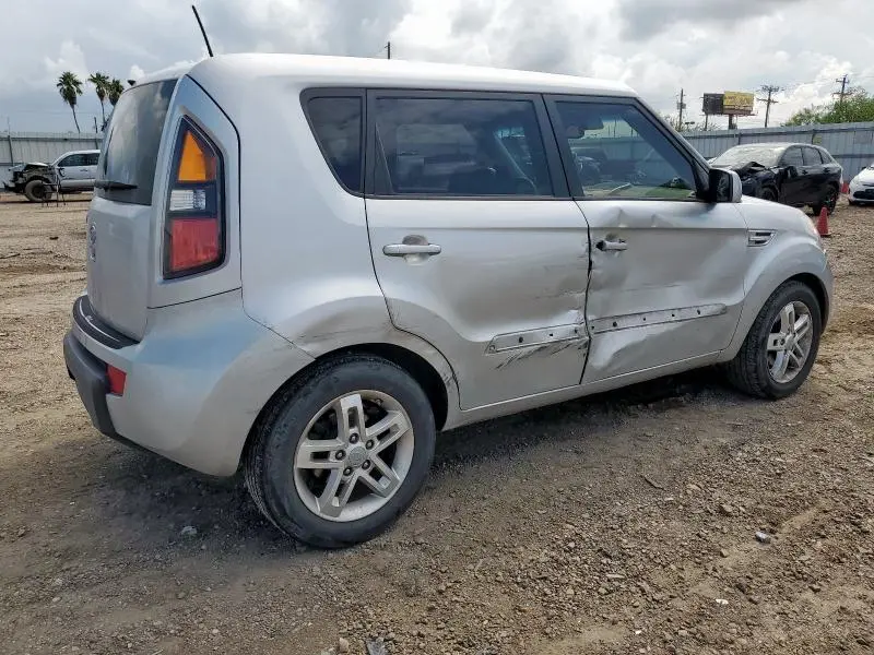2011 KIA SOUL +  