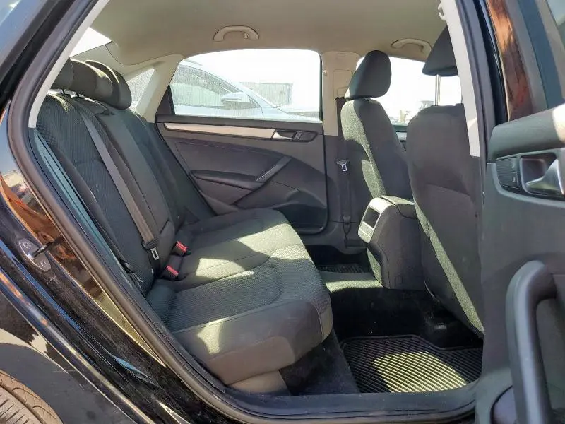 2014 VOLKSWAGEN PASSAT   