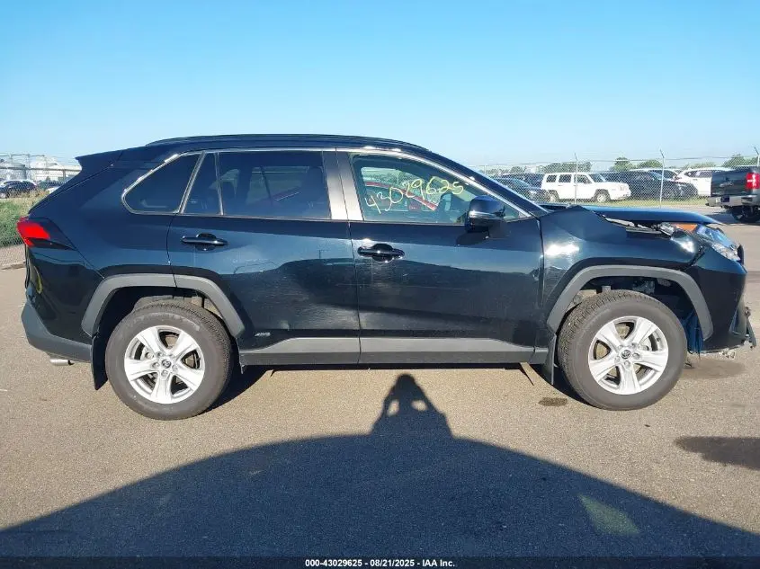 2021 TOYOTA RAV4 HYBRID XLE