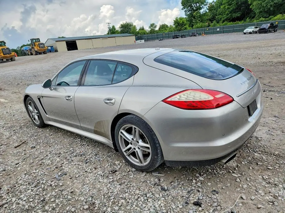 2011 PORSCHE PANAMERA 2  