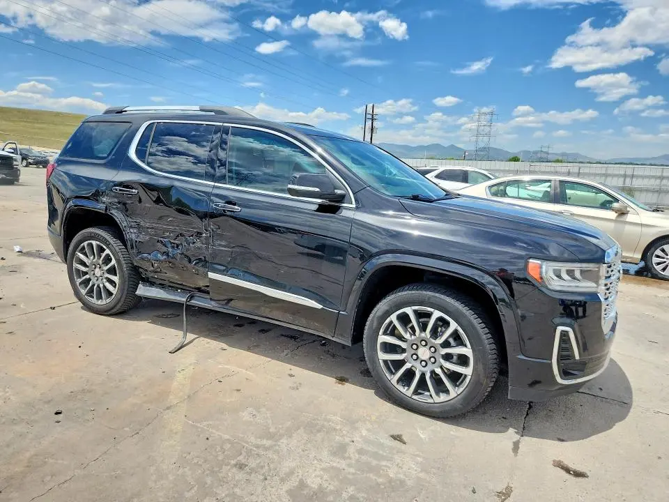 2022 GMC ACADIA DENALI  