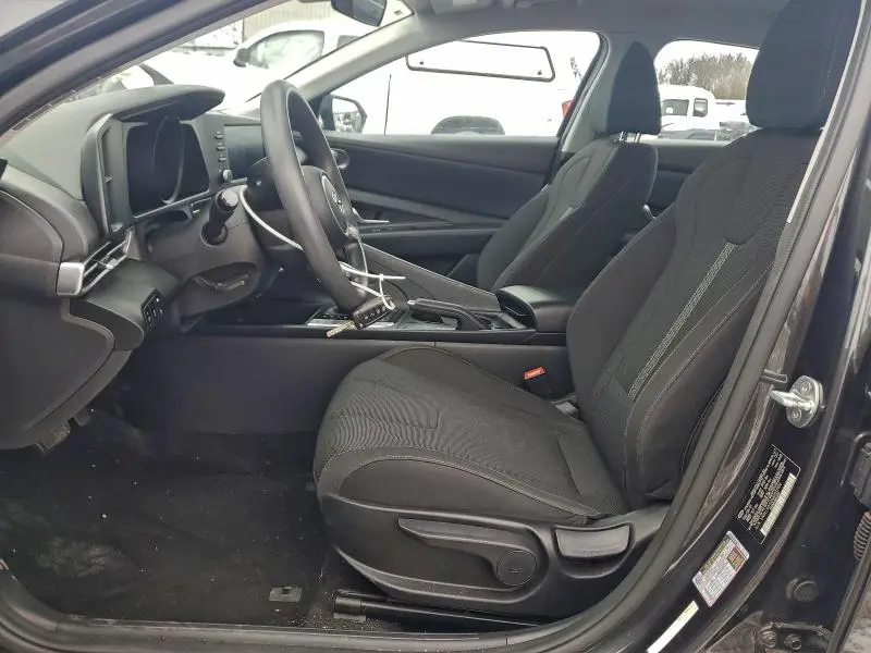 2021 HYUNDAI ELANTRA SE  