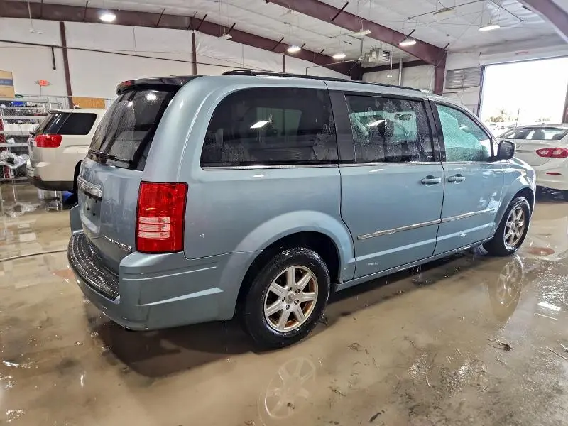 2010 CHRYSLER TOWN & COUNTRY TOURING  
